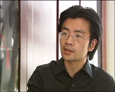 四方联达房地产经纪公司总经理杨少锋告诉记者，在2005年到2007年，全国一些大中城市出现了不少炒房人，就是由于当时购房的首付款和利率太低，炒房人将房价炒得很高，造成了当时房价居高不下，市场十分混乱。
