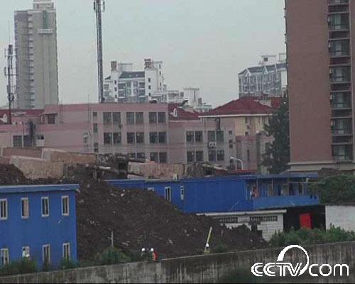 央视追踪上海塌楼事件_cctv.com_中国中央