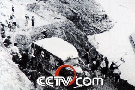 马来亚森美华侨捐赠给八路军的救护车。