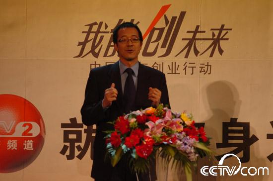 新东方总裁俞敏洪先生：“人生最美丽的舞蹈就是带着镣铐以后跳出来的舞蹈”。