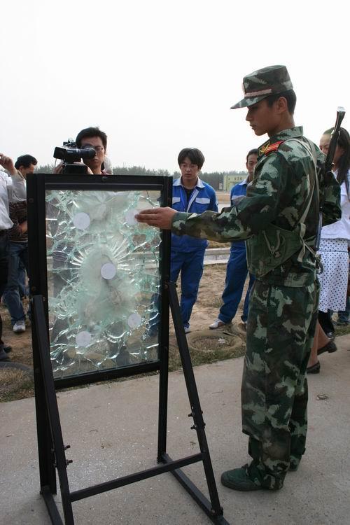 军用防弹玻璃图片